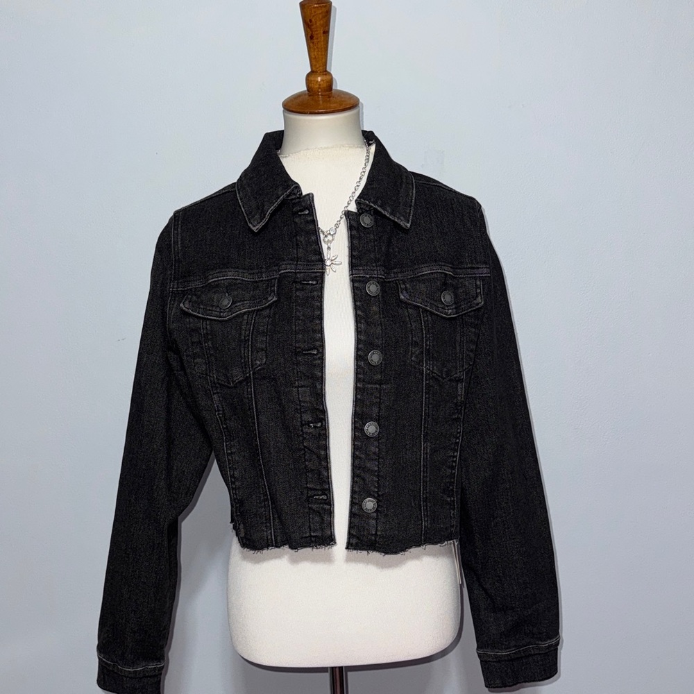 Judy Blue Women's Black Cropped Denim Jacket - Classic Button-Front Jean Jacket